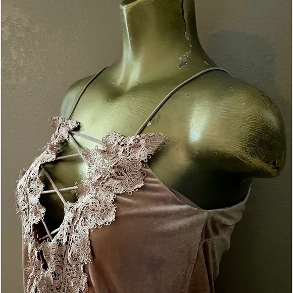DO+BE Chic Champagne Velvet LACE-UP Cami TOP Medium - Picture 5 of 13